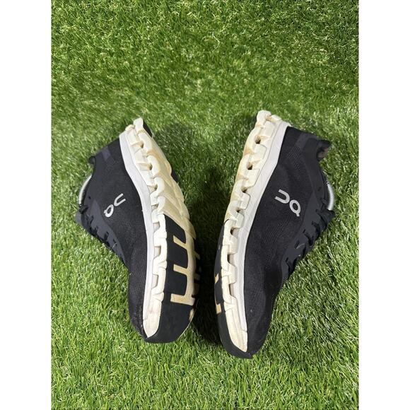 ON Cloudflow 4 Black White W Size 11 Running Shoes Road Trail Atheletic Gym Shoe - Picture 5 of 10